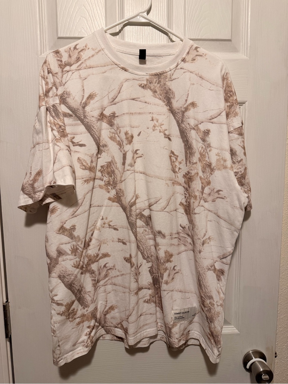 Comfrt camo tee. Oversized medium.